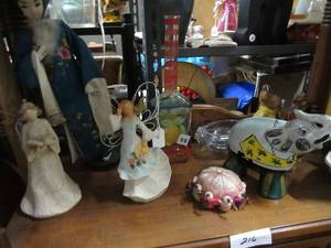 lot 216 image: CERAMIC FIGURES, JOHANN HAVILAND GRAVY BOWL AND MORE