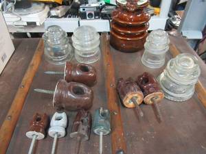 lot 225 image: VARIOUS SIZES OF ELECTRICAL INSULATORS