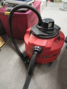 lot 240 image: GENIE 12 GALLON HEAVY DUTY WETDRY VACUUM WITH 2.0 HORSEPOWER MOTOR