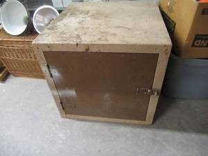 lot 241 image: METAL AND WOOD STORAGE CABINET WITH 2 SHELVES 24 X 24 X 23