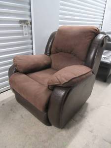 lot 8 image: SOUTHERN MOTION INC. ROCKERRECLINER STYLE# 1106