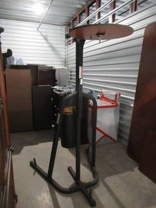 lot 12 image: EXERTEC FITNESS SPEED AND PUNCHING BAG COMBO STAND WITH EVERLAST HEAVY BAG. SPEED BAG NOT SHOWN IN PICTURE BUT INCLUDED IN LOT