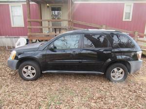 lot 1 image: 2005 CHEVROLET EQUINOX LT. VIN# 2CNDL23F856189639. RUNS AND DRIVES GREAT TAGGED AND INSPECTED, COLD AC, GOOD TIRES, CALL MIKE AT 817-500-6511 FOR A TEST DRIVE.