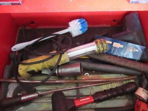 lot 8 image: DRAWER LOT INCLUDES 3 PIECE TOOL HOLDER SET AND MORE