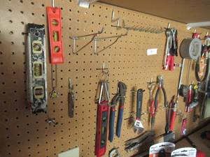 lot 9 image: TOOL LOT INCLUDES LEVELS, CLAMPS, ALAN WRENCHES, 3 TORNADO DRYWALL MOUNTS AND MORE TOOLS