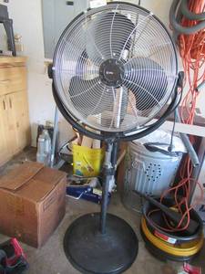 lot 16 image: UTILITECH ADJUSTABLE 20 HIGH VELOCITY FAN MODEL# FES50-F1