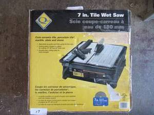 lot 17 image: Q EP 7 TILE WET SAW IN ORIGINAL BOX 7 DIAMOND BLADE INCLUDED