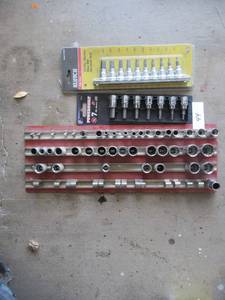 lot 44 image: KLUTCH 10-PC. METRIC HEX BIT SOCKET SET, POWERBUILT 7-PC 38 DRIVE HEX BIT SOCKET SET AND ASSORTED SOCKETS