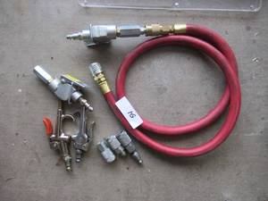 lot 54 image: SMALL AIR WITH PNEUMATIC HOSE FITTINGS AND PNEUMATIC BLOW GUN FITTINGS