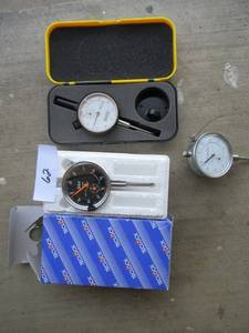 lot 62 image: TECLOCK DIAL GAUGE AI-921B IN BOX, BAKER JB-50 DIAL INDICATOR IN CASE AND DIAL INDICATOR MADE IN CHINA