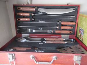 lot 77 image: CHICAGO CUTLERY COMPLETE GRILLING SET