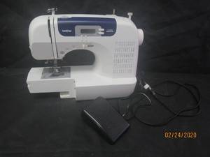 lot 34 image: BROTHER CS-600 COMPUTER SEWING MACHINE
