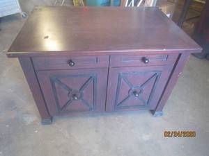 lot 46 image: NIGHT STAND 36 X 24 X 24H