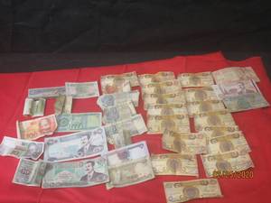 lot 79 image: 36 PIECES OF FOREIGN CURRENCY
