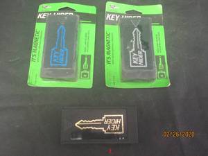 lot 91 image: 3 LUCKY LINE MAGNETIC KEY HOLDERS