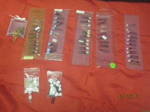 lot 142 image: NEW FASHION FLASH JEWELED HAIR PINS 75 PLUS PIECES
