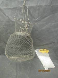 lot 152 image: CRAPPIE MAXX COLLAPSIBLE FISH BASKET &amp CHUM N GET-EM
