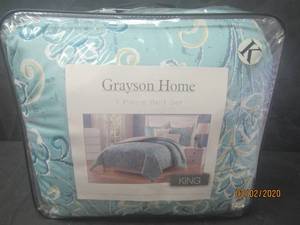 lot 167 image: GRAYSON HOME KING COMFORTER SET KING SIZE&nbsp
