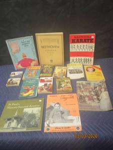 lot 197 image: 15-ASSORTED VINTAGE BOOKS&nbspSEE PICS&nbsp