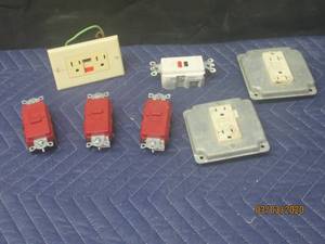 lot 202 image: 7- HUBBELL,UL,LEVITON GROUND FAULT CIRCUIT INTERRUPTERS
