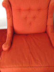 lot 51 image: DARK RED EASY CHAIR - 33 X 32 X 28  GREAT CONDITION