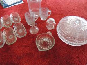 lot 97 image: PRESSED GLASS -   COVERED BUTTER DISH,  MUGS CREAMER, SUGAR  BANANA SPLIT DISHES, CRUET, JUICER