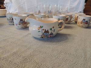 lot 107 image: INTERNATIONAL CHINA COMPANY - HEARTLAND  - 8 COFFEE MUGS, CREAMER, 7 GLASSES - 16 PCS