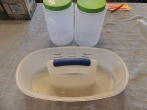 lot 138 image: STERILITE CADDY  &  3 QT, CANISTERS X 2