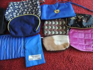 lot 142 image: PURSES & COSMETIC BAGS  QTY 10