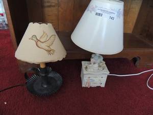 lot 143 image: 2 LAMPS WITH SHADES   DUCK - 12 H   FLORAL - 16