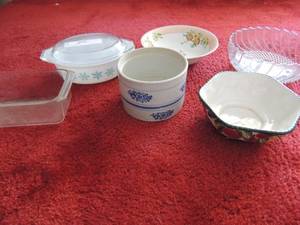lot 149 image: VINTAGE PYREX - SNOWFLAKE WHITE TURQUOISE OVAL DISH WITH COVER  FITZ & FLOYD BOWL - FRUIT   CROCK   GLASS BOWL  FRUIT BOWL   6 ITEMS