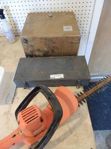 lot 161 image: BLACK & DECKER  16 EDGE TRIMMER   KODAK CAVALCADE 520 SLIDE PROJECTOR   NASA TOOL CORP GAUGE
