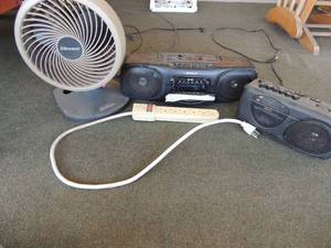 lot 123 image: SUNBEAM FAN   SONY CASSETTE PLAYER(CFS-1311)  GPX CASSETTE PLAYER