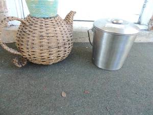 lot 124 image: WICKER PITCHER W INSERT   ALUMINUM ICE BUCKET