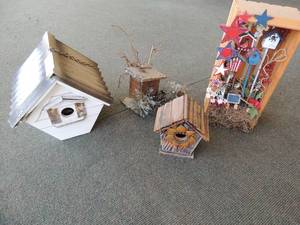 lot 127 image: BIRDHOUSES  & MORE