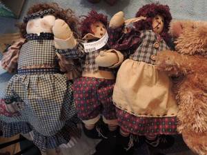 lot 131 image: 2 RAGGEDY ANN STYLE DOLLS ,   TEDDY BEAR,   CLOTH DOLL