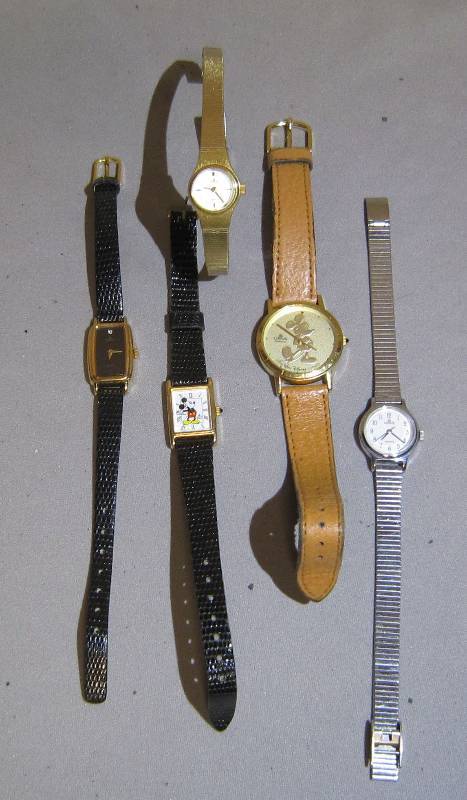 Lot of Lorus Watches | CLEARING OUT THE WAREHOUSE - ESTATE LIQUIDATOR  CALLING IT QUITS PART 1 | ASLLC