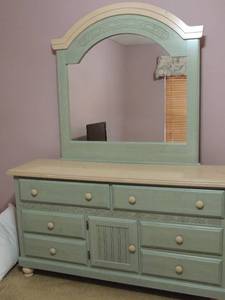 lot 40 image: COTTAGE RETREAT DRESSER & MIRROR  - PALE GREEN ,  4 SMALL & 2 LARGE DRAWERS, , 1 DOOR 62L X 32 X 17  MATCHES 38,39,41
