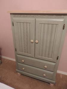 lot 41 image: COTTAGE RETREAT CHEST OF DRAWERS - PALE GREEN 52 X 34 X17  MATCHES 38,39,40
