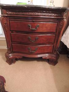 lot 35 image: LEXINGTON COLLECTION - BEDSIDE TABLESNIGHT STANDS 31H X 34W X 18D  MARBLE TOP   QTY 2