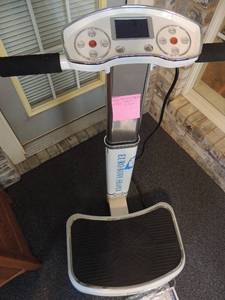 lot 61 image: EURO BODY SHAPER - RARELY UTILIZED  42H X 22 X 22,  2 MOTOR VIBRATION PLATE,  MANUEL & PAPERWORK INCLUDED