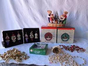 lot 113 image: Christmas ornaments HSN set of 3 by Mary Klous  QTY 2   5.5 tree toppers star tree jewels   Mr. Christmas ornament x 3 red and green