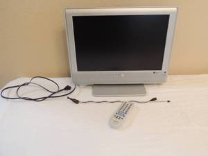 lot 55 image: SANYO TELEVESION W REMOTE HD TV  19