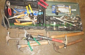 lot 19 image: Assorted hand tools as shown
