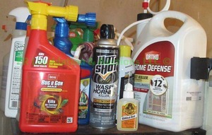 lot 22 image: Assorted garden & household cleaning chemicals