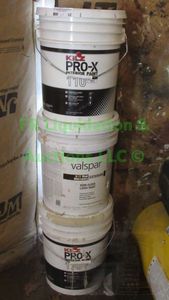 lot 32 image: Kilz Pro-X interior paint & Valspar exterior paint approx. 15 gallons