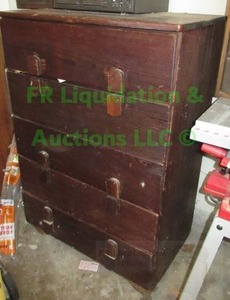 lot 75 image: Vintage chest of drawers plus contents 44 x 30 x 18