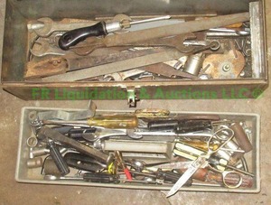 lot 77 image: Assorted hand tools as shown