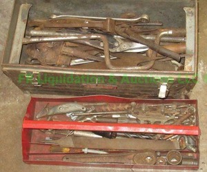 lot 78 image: Assorted hand tools as shown