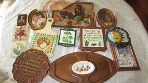lot 94 image: Assorted home decor wall hangings